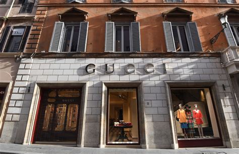 guccio gucci fashion designer|gucci shop history.